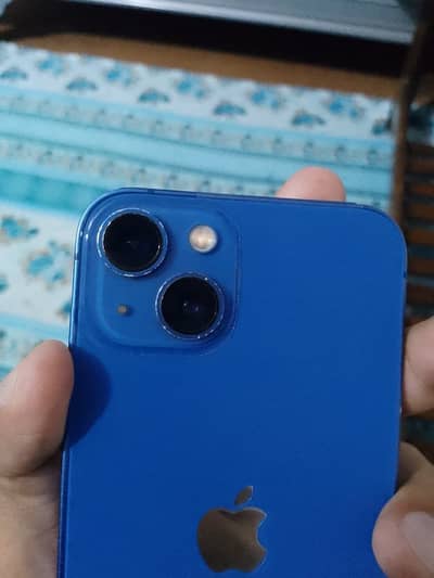 Apple iPhone 13