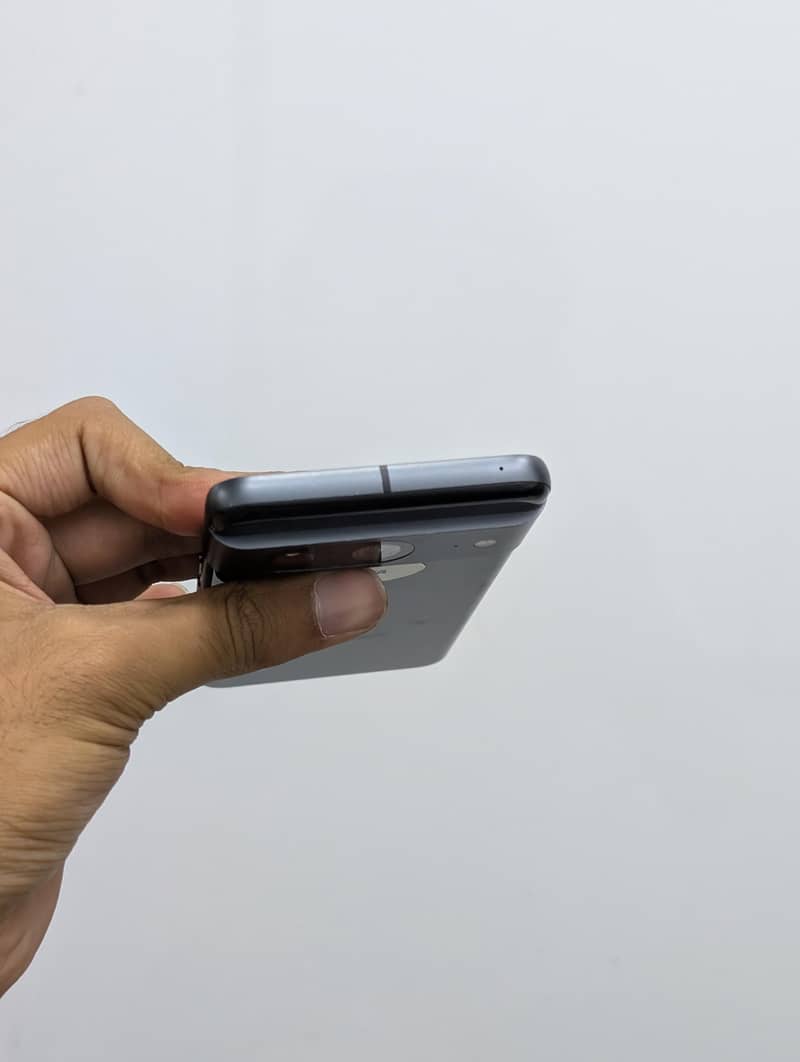 Google Pixel 8 4
