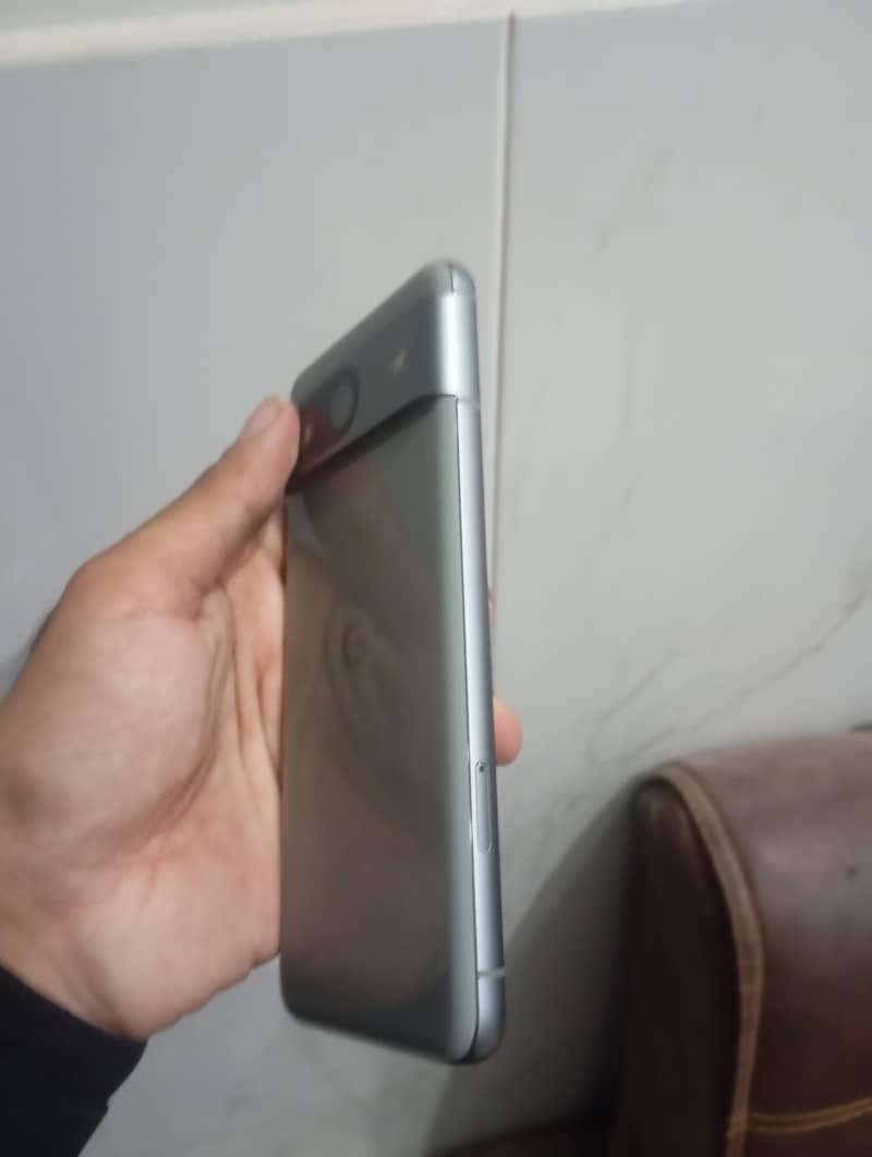 Google Pixel 8 2