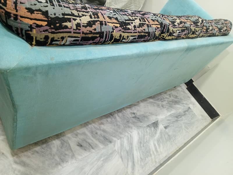 SOFA 3 SEATER 1