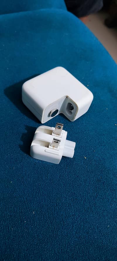 Apple Adapter Good condition