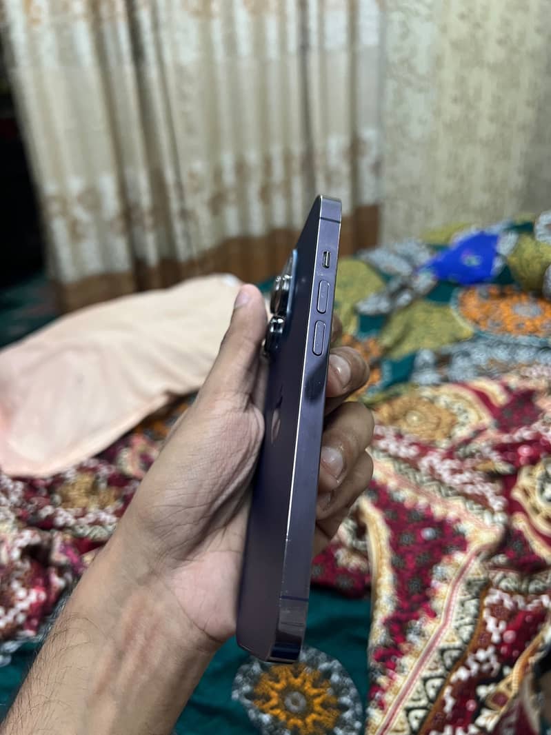 Apple iPhone 14 Pro 2
