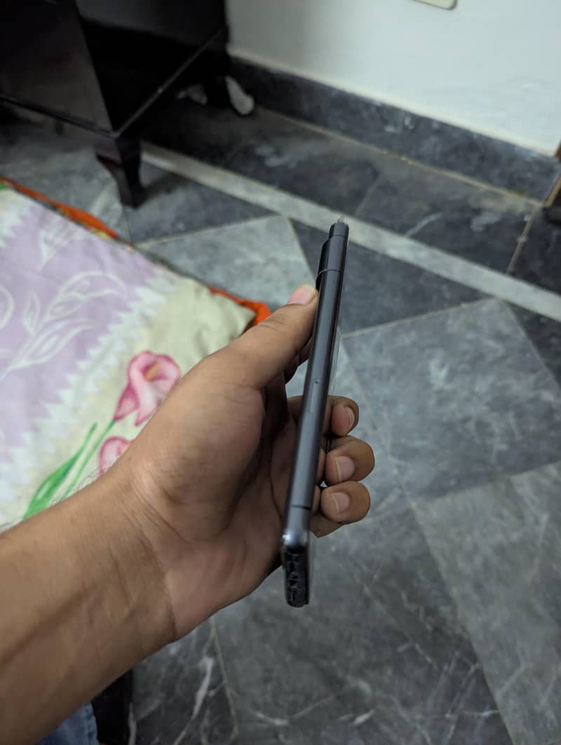 Google Pixel 7 4