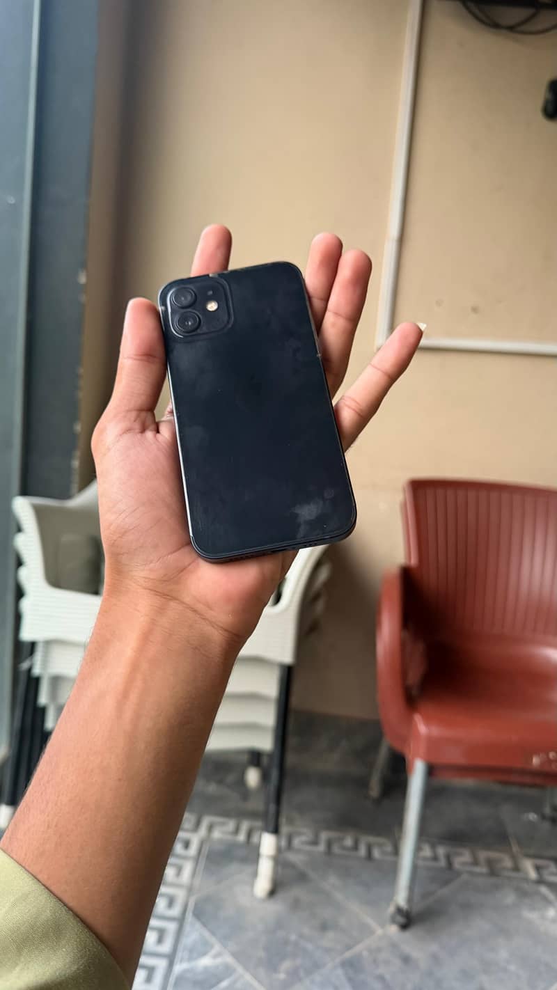 Apple iPhone 12 1