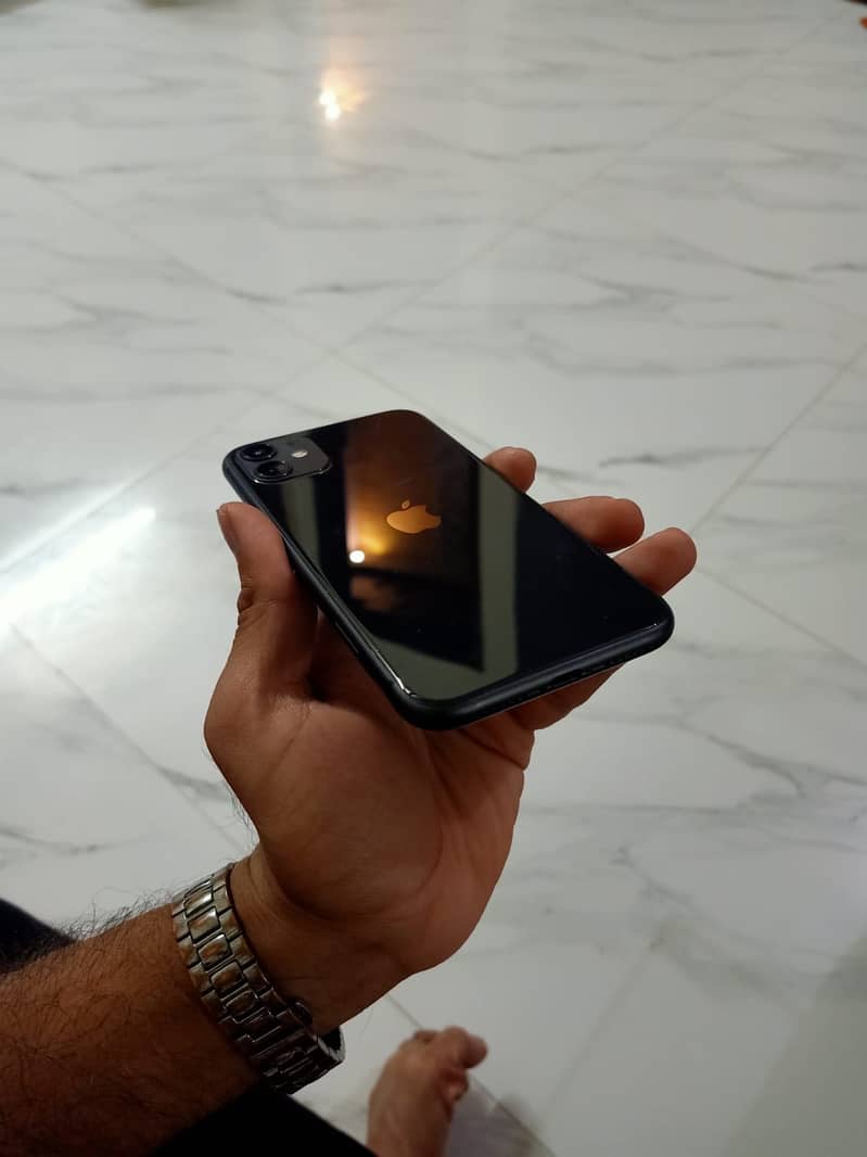 Apple iPhone 11 3