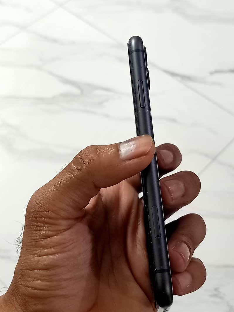 Apple iPhone 11 5