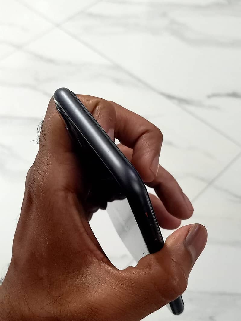 Apple iPhone 11 6