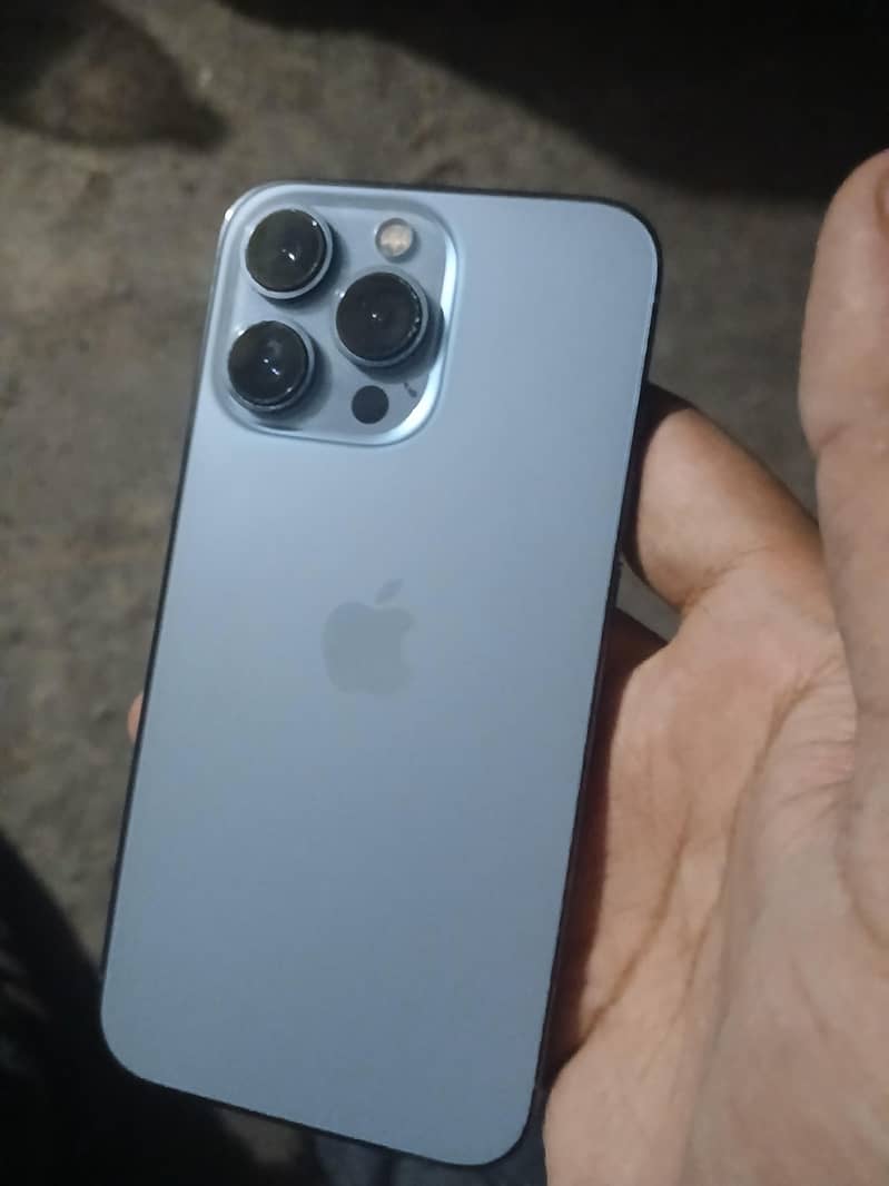 Apple iPhone 13 Pro 1