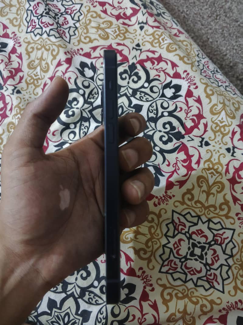 Apple iPhone 12 2