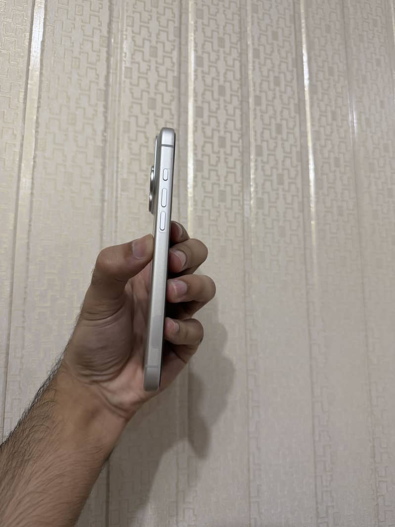 Apple iPhone 17 Pro Max 2