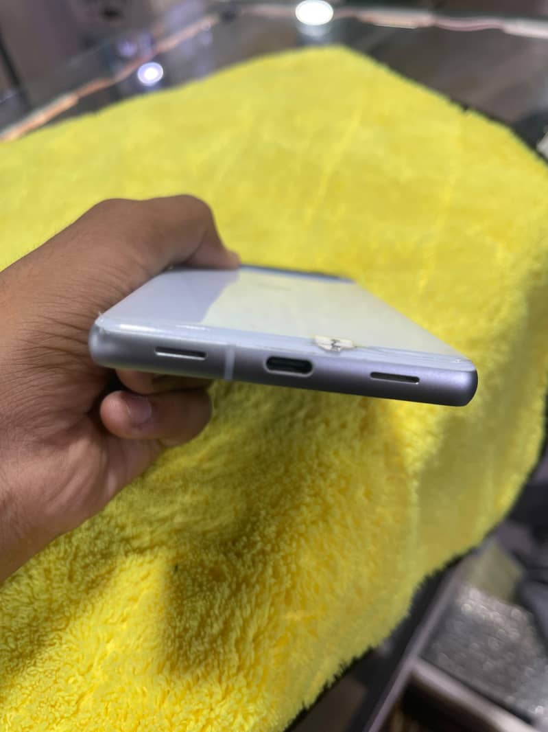 google pixel 7a 3