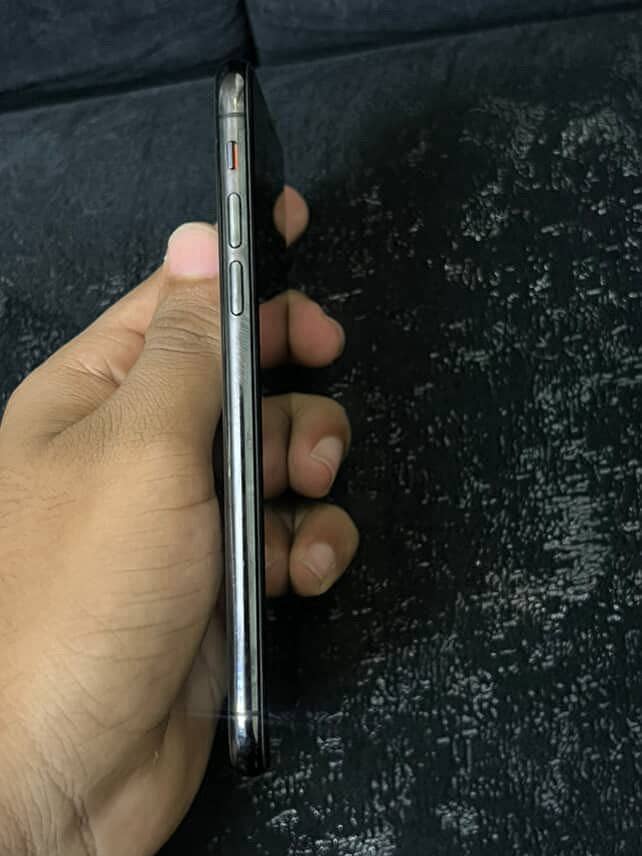 Apple iPhone X 3
