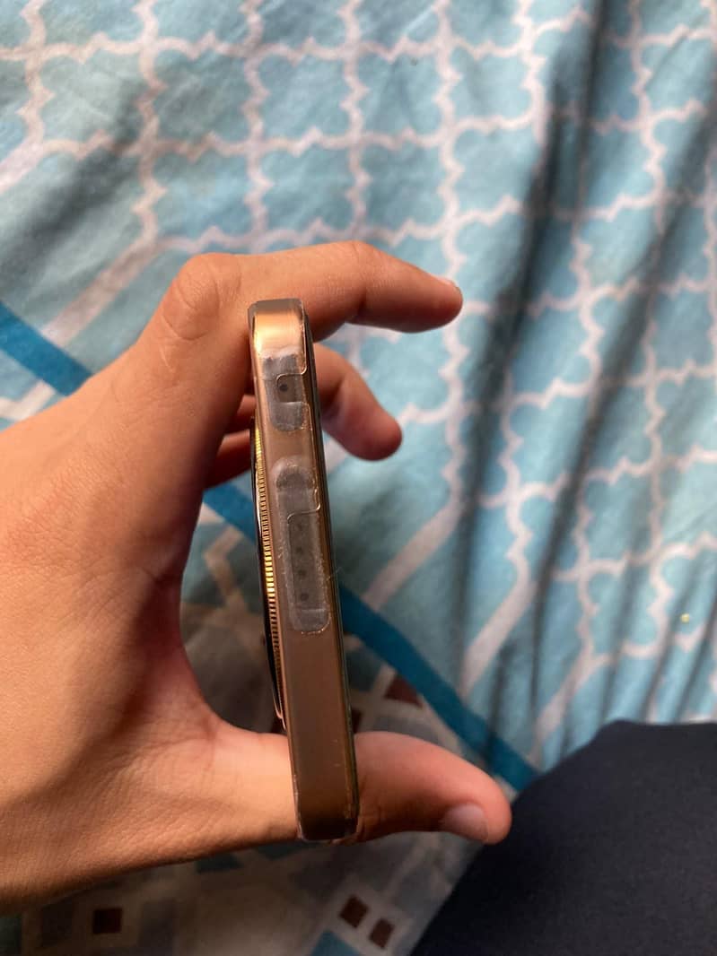 Honor X9D 4