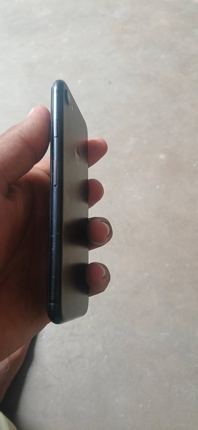 Apple iPhone 7 1