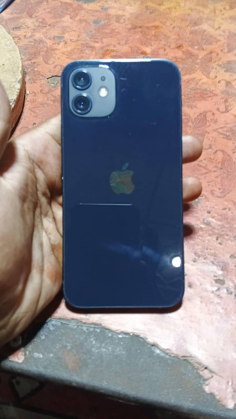 iPhone 12 4