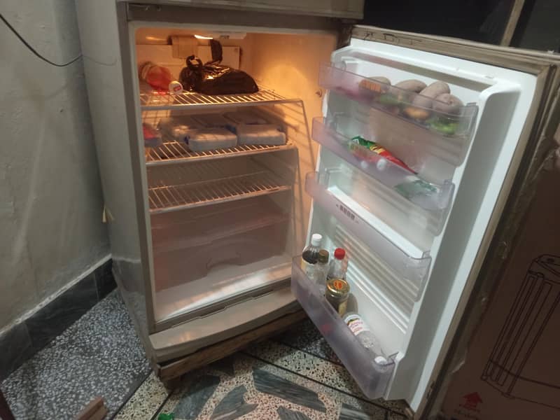 Dawlance fridge 0