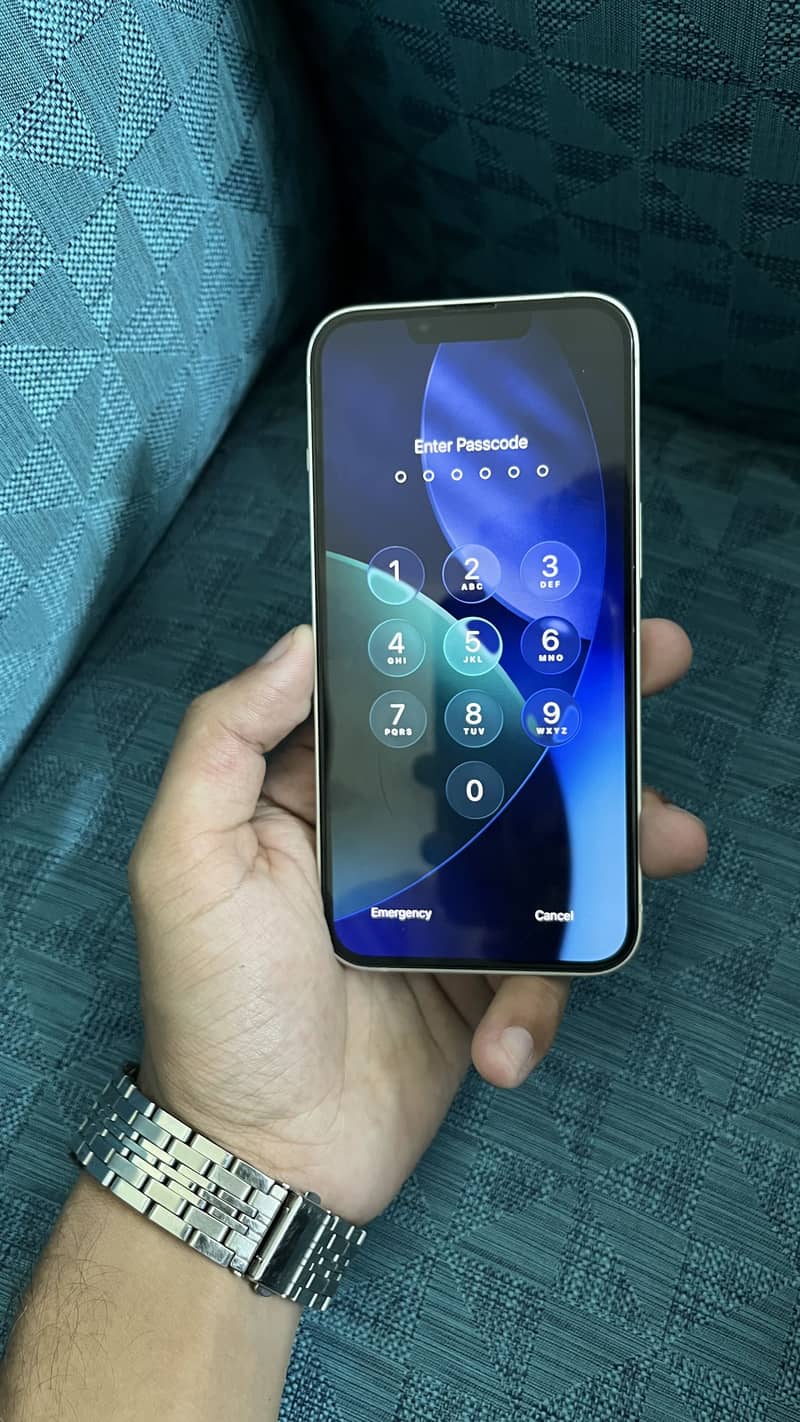 Apple iPhone 13 2