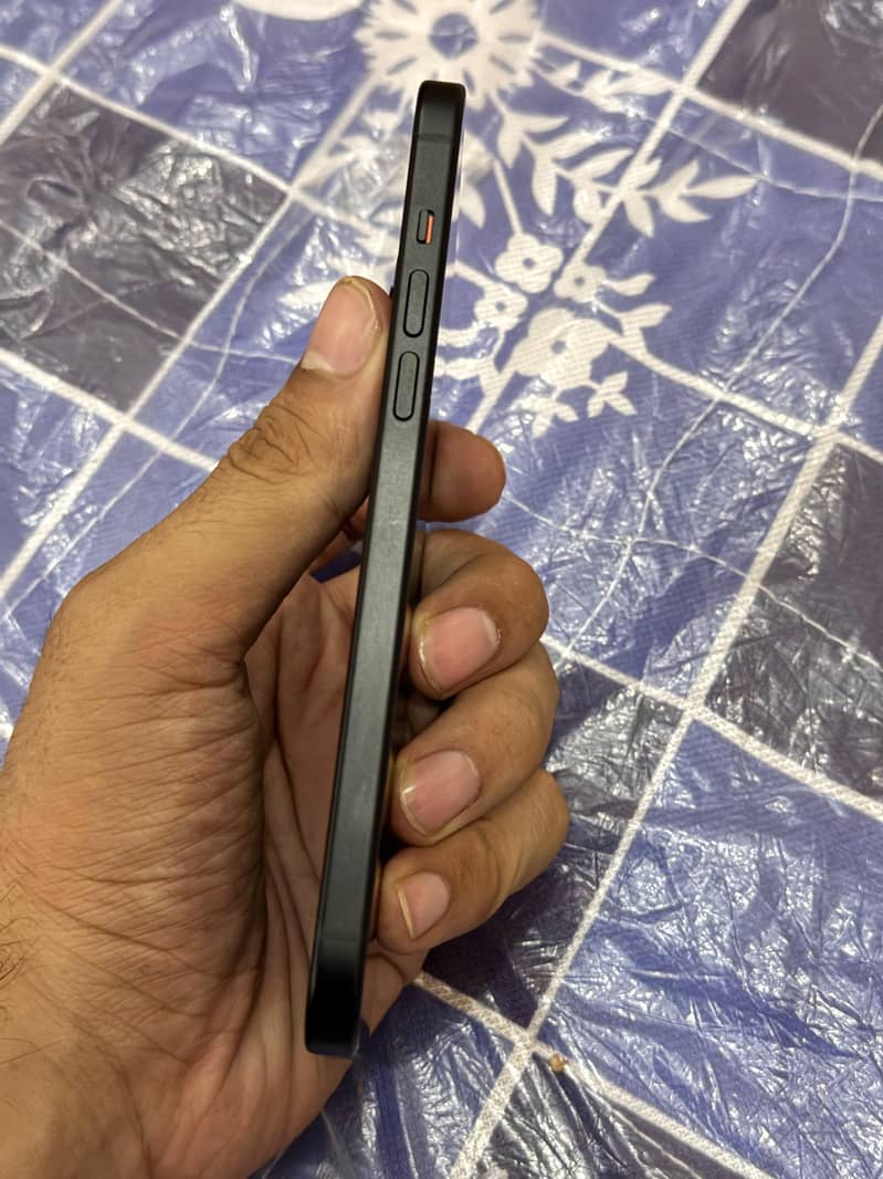 Apple iPhone 15 plus 3