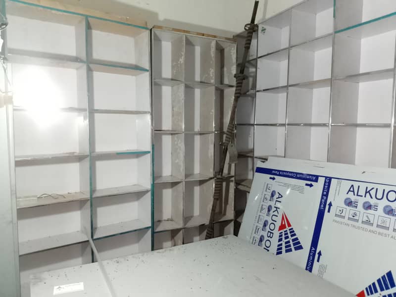 shop racks 0