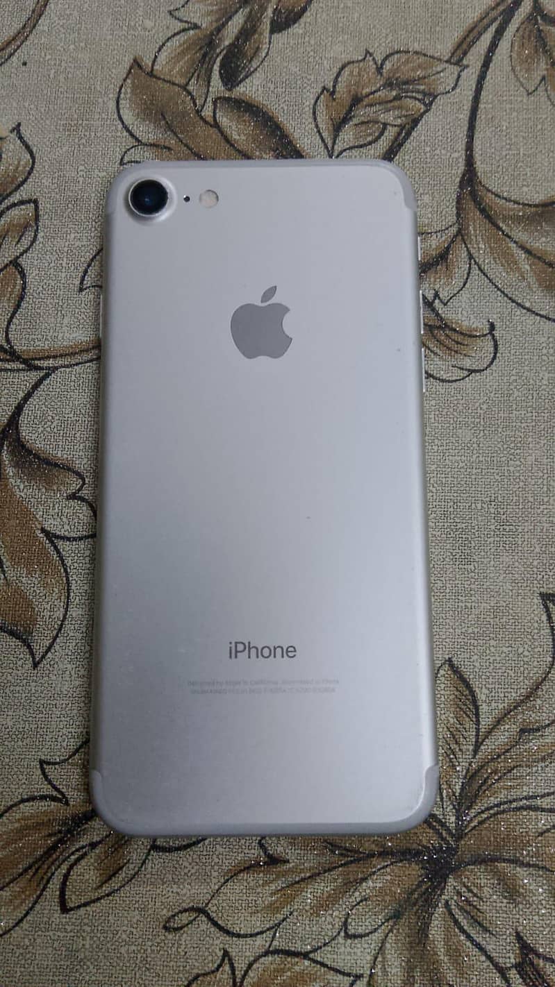 Apple iPhone 7 1