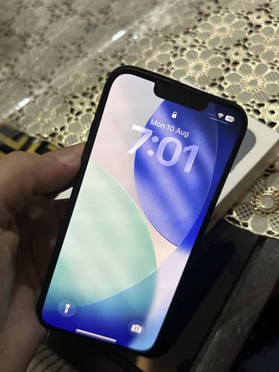 Apple iPhone 13