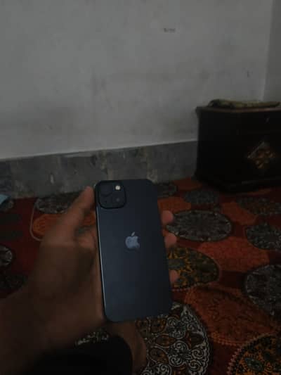 Apple iPhone 13