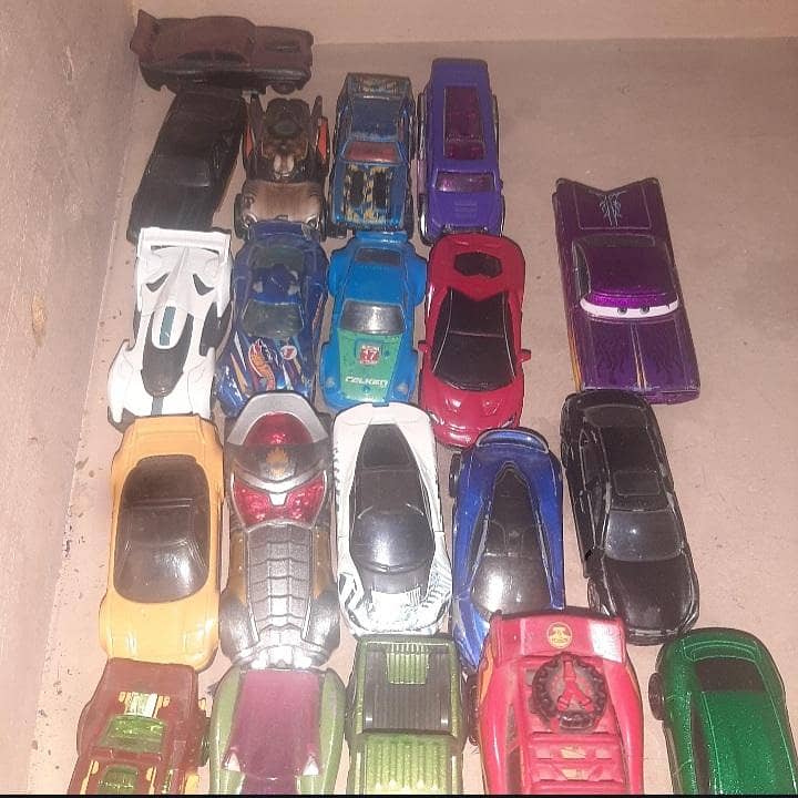 60 Hotwheels 1