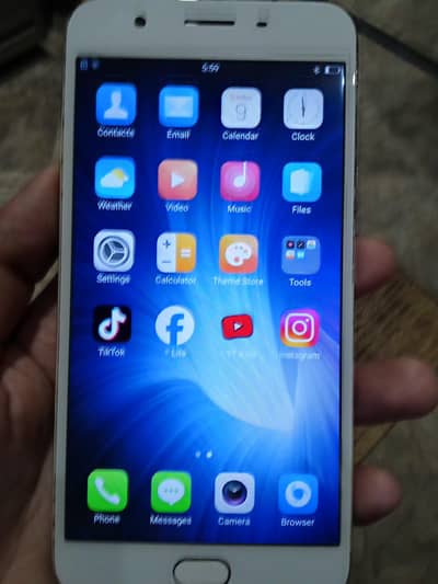 OPPO F1s