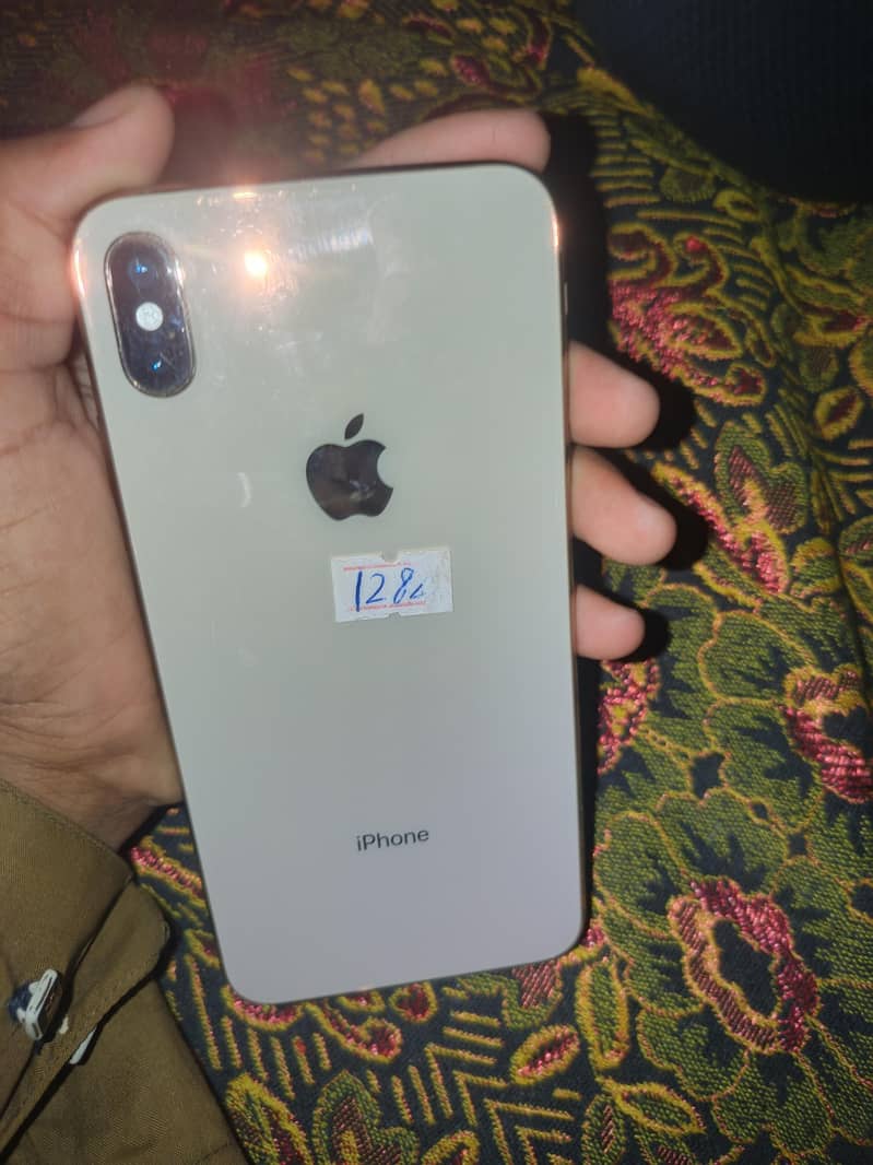 Apple iPhone XS Max 1