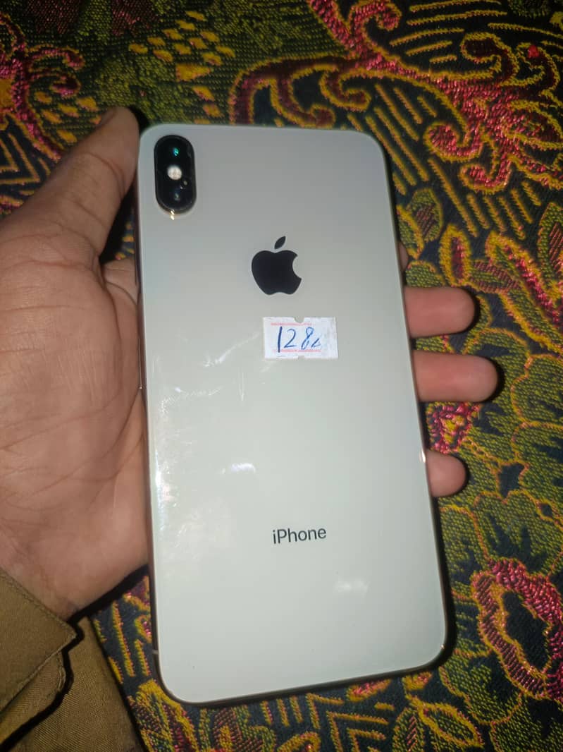 Apple iPhone XS Max 3