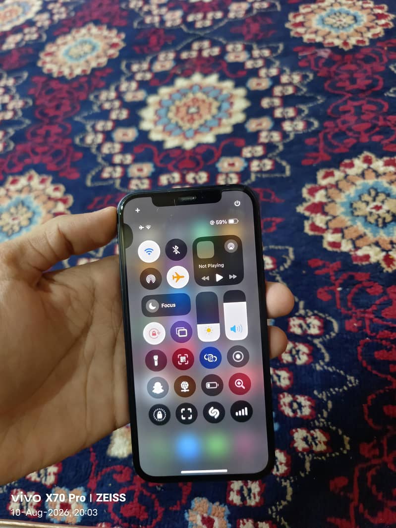 Apple iPhone 12 1
