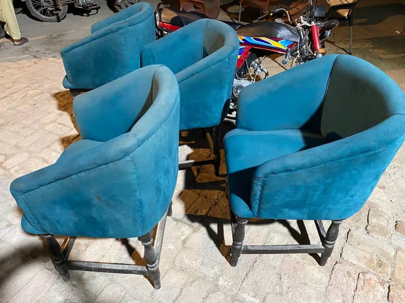 Restaurent single  sofas & double sofas with dine in tables 6