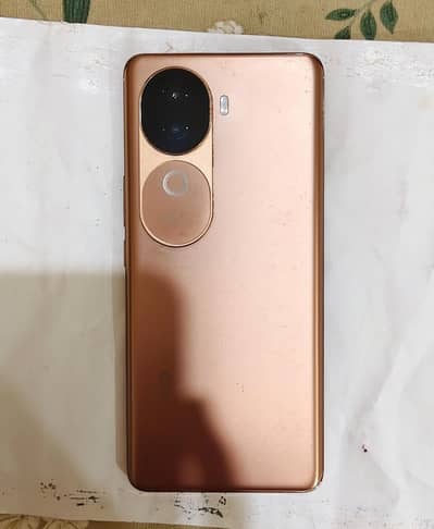 vivo v40e (8 256) Bronze colour