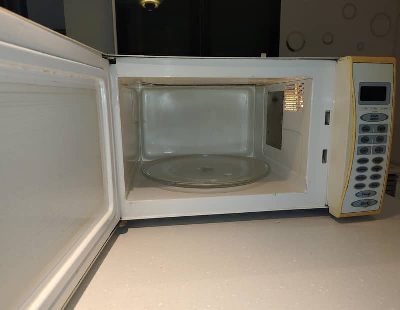 Microwave Oven 1
