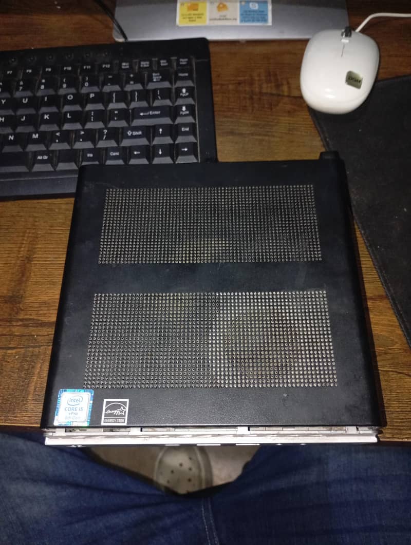 HP Elite desk mini Computer i5 8 3