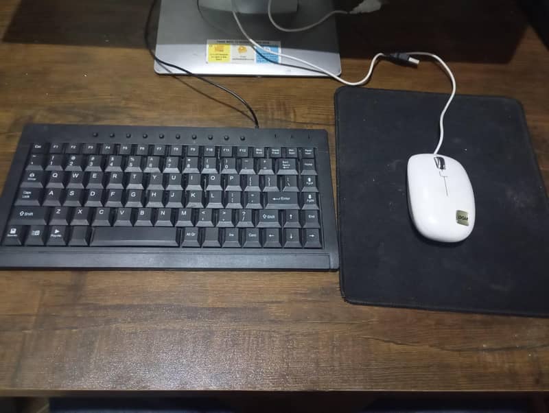 HP Elite desk mini Computer i5 8 5