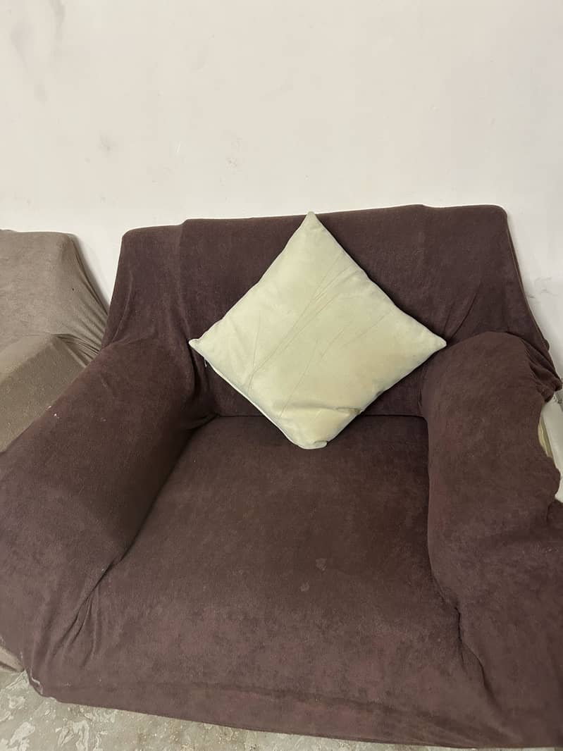 Sofa 3+2+1 barely used 4