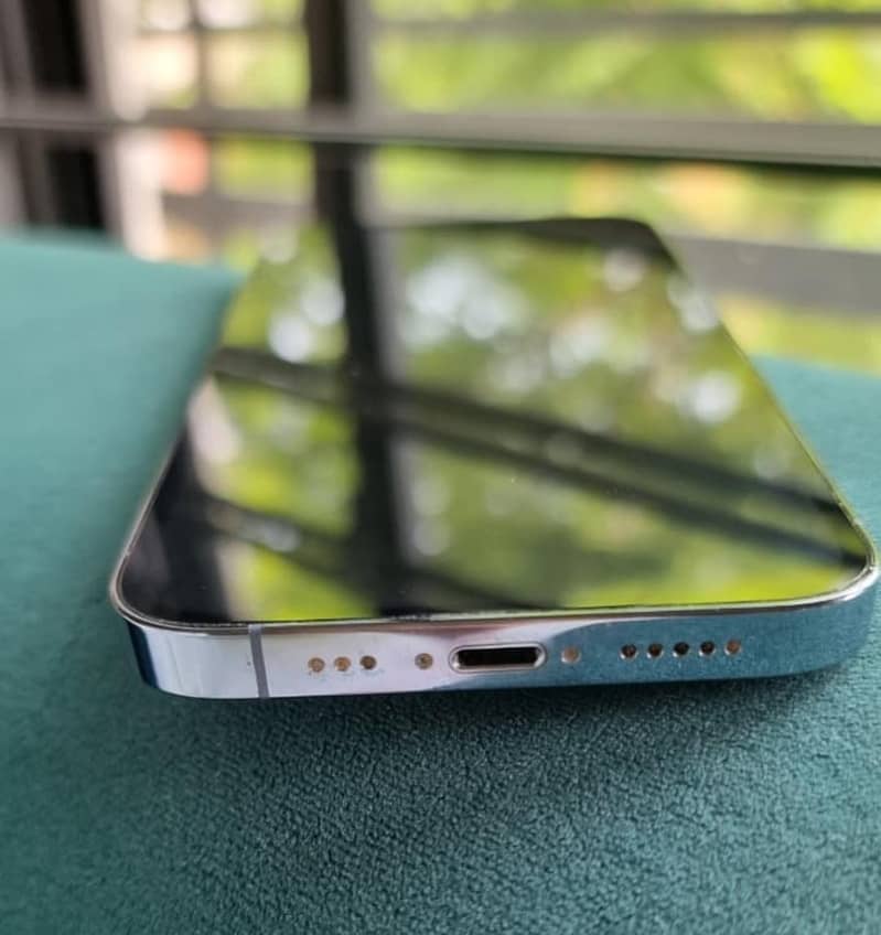 Apple iPhone 13 Pro 4