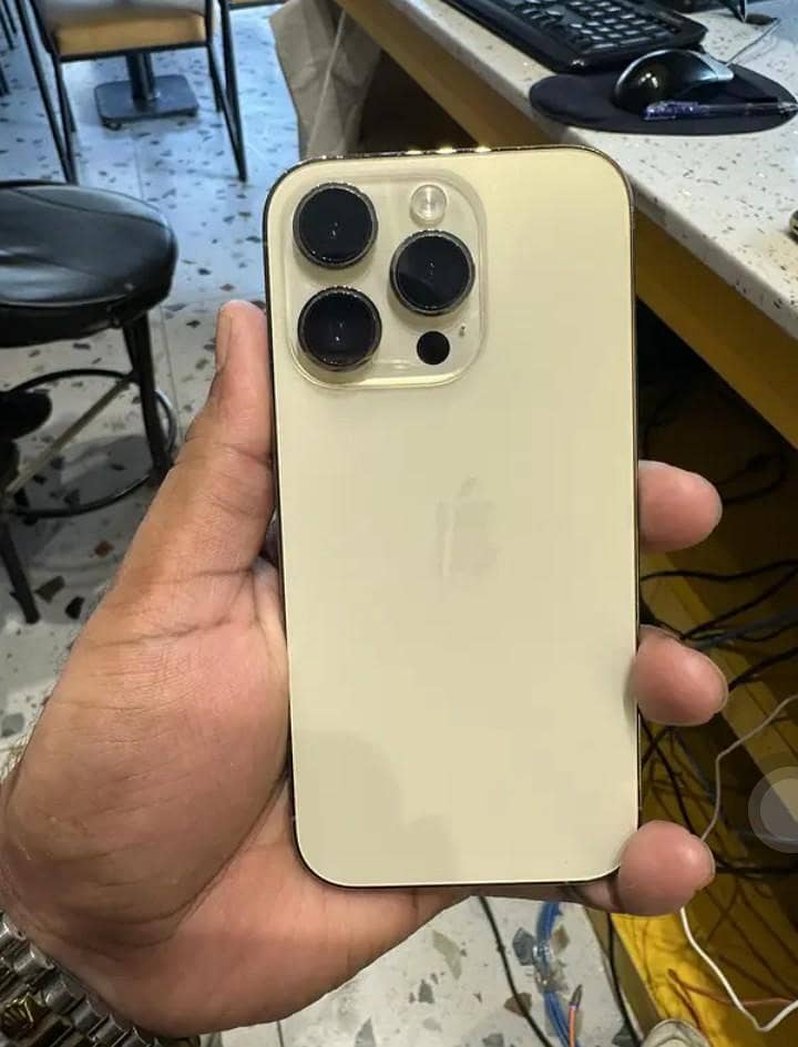 Apple iPhone 14 Pro 0