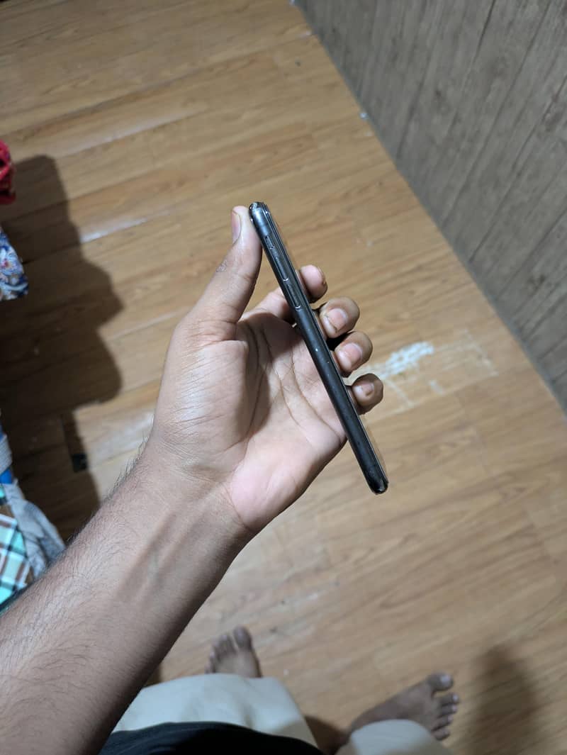 Apple iPhone X 3