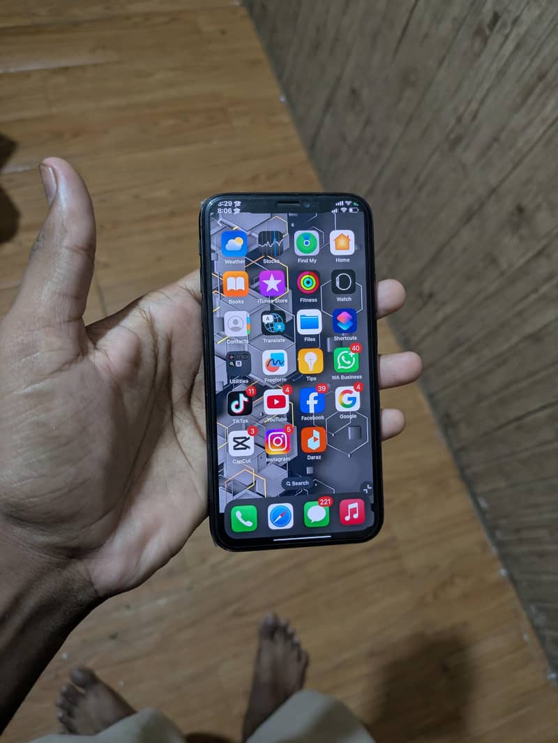 Apple iPhone X 5