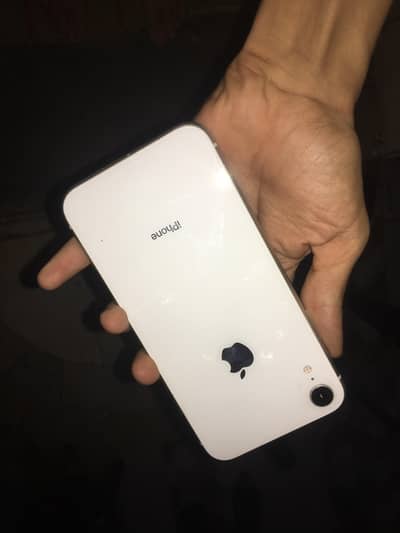 Apple iPhone XR