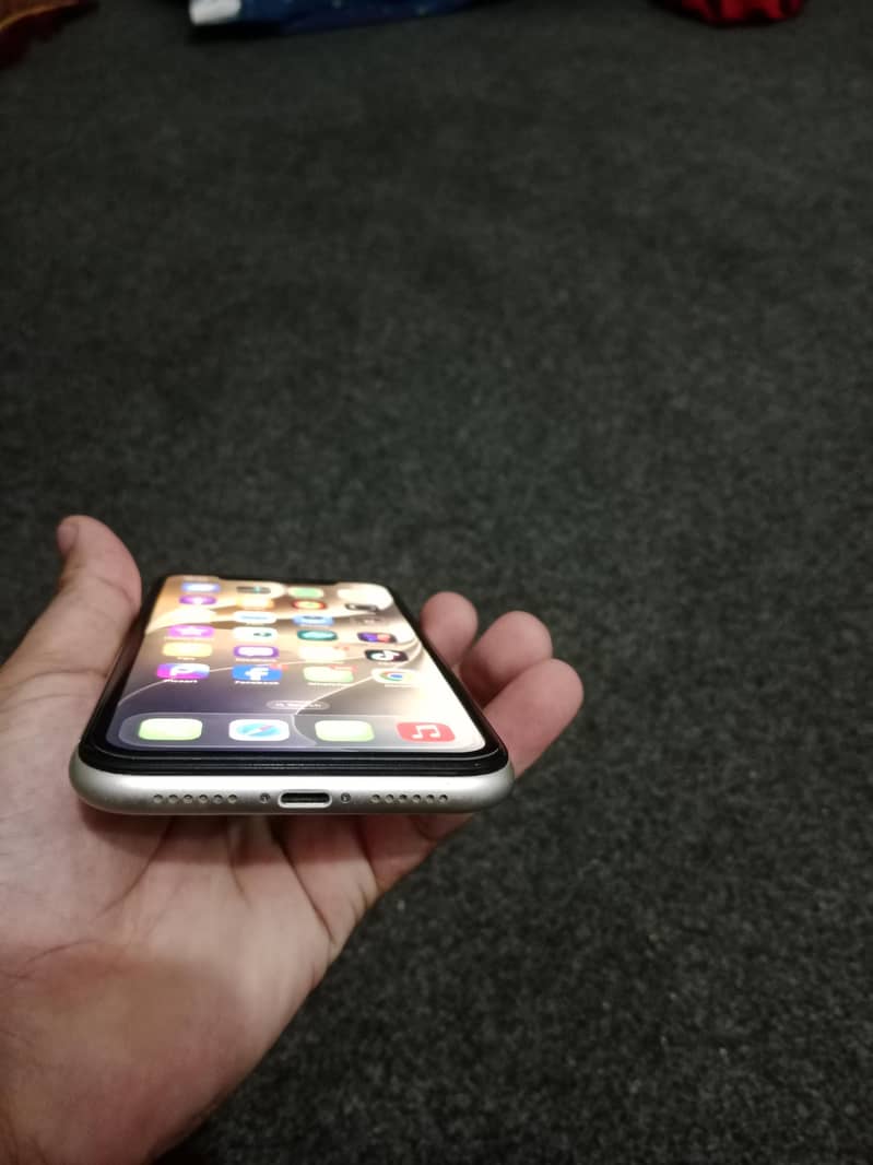 Apple iPhone 11 1