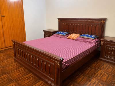 bed with side tables+dressing table+wooden almirah