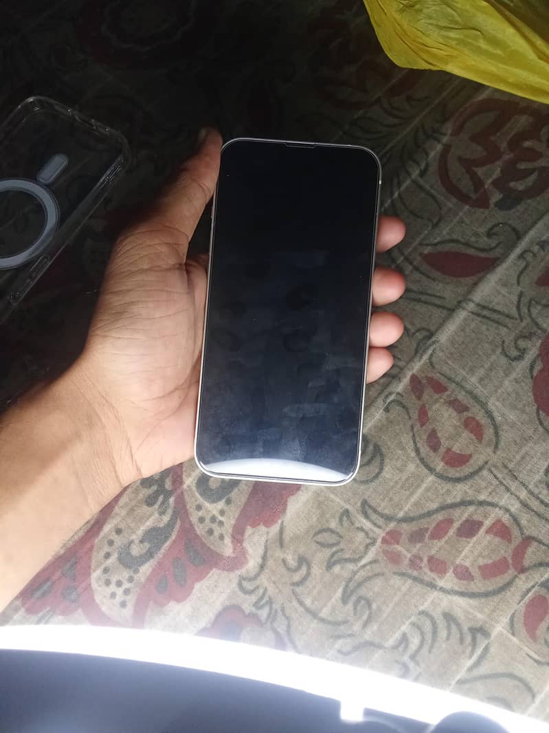 Apple iPhone 13 1