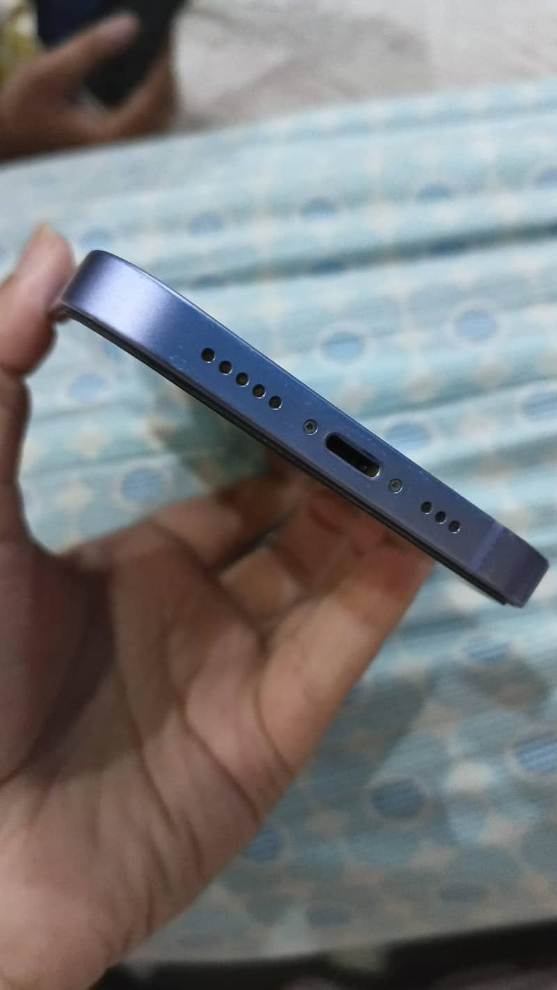 Apple iPhone 12 1