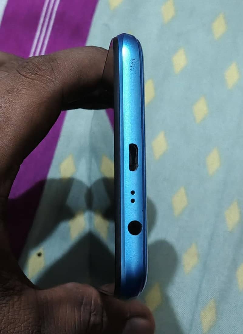 Realme C12 3