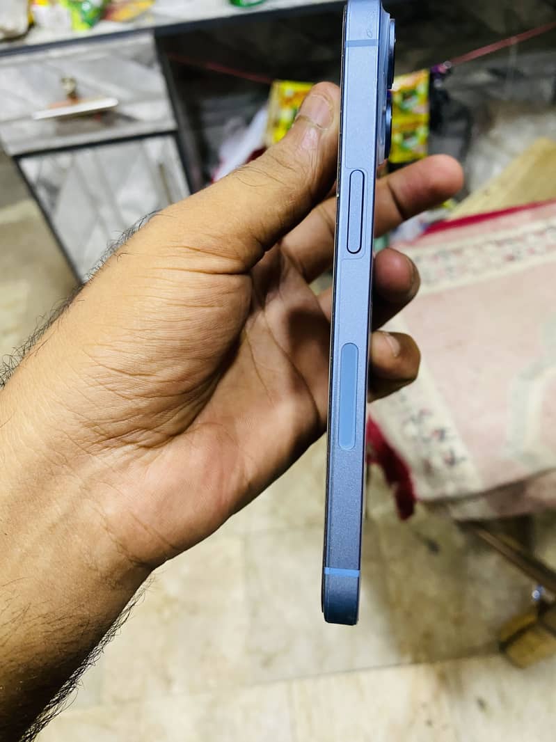 Apple iPhone 14 3