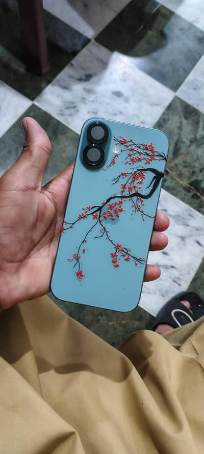 Apple iPhone 16