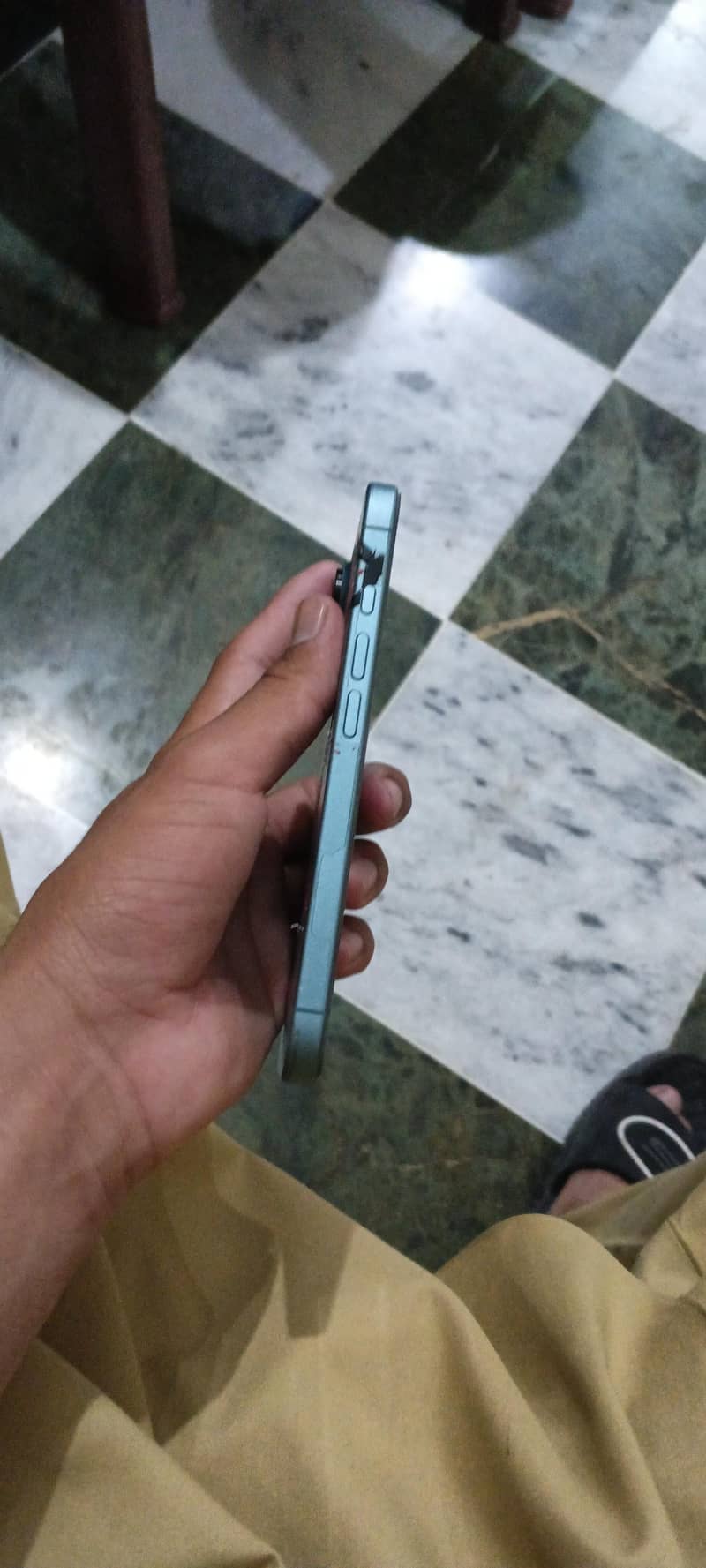 Apple iPhone 16 3